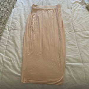 Stretchy pencil skirt never worn but no tags